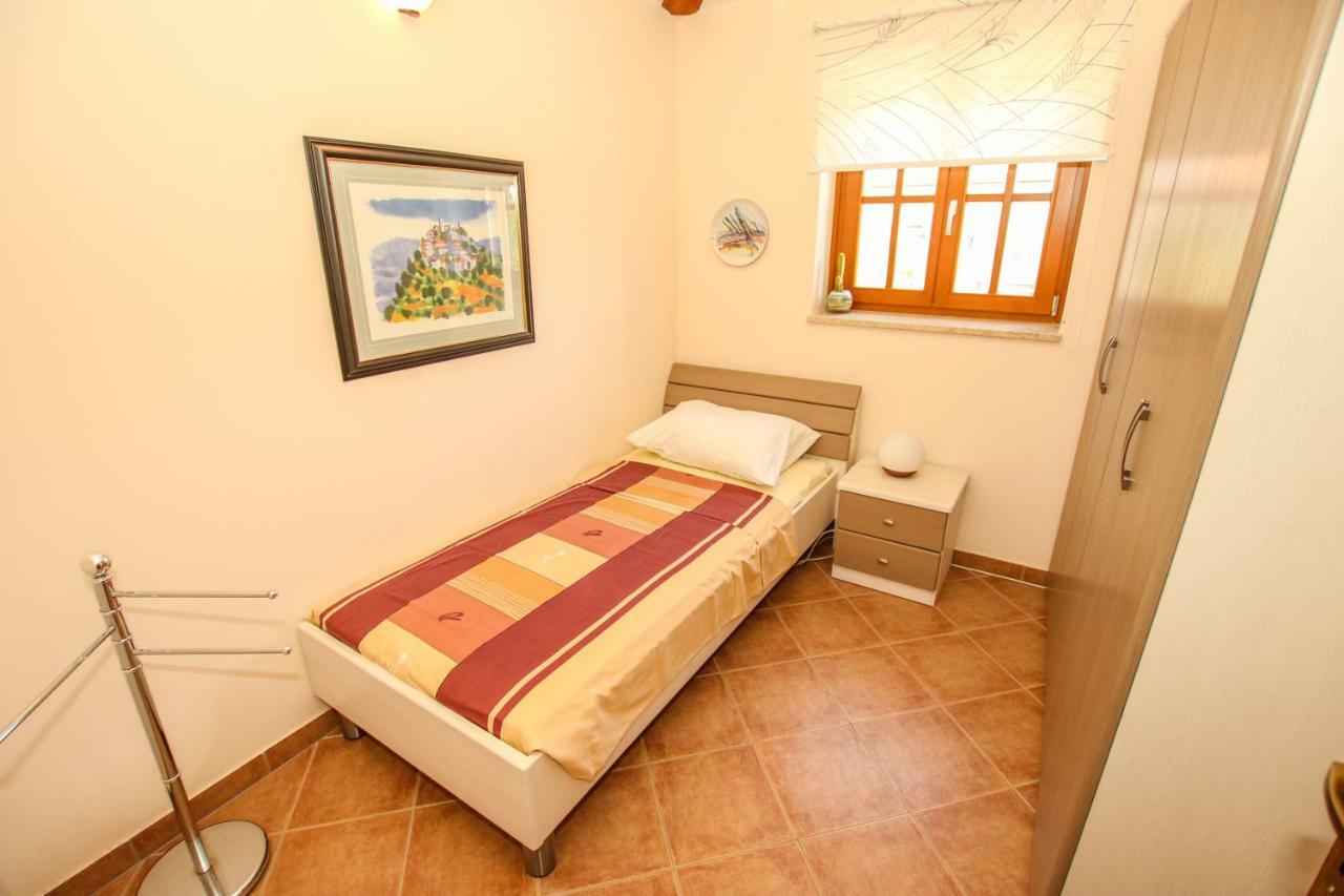 Villa Istriana Jakob With Pool Tar-Vabriga Luaran gambar